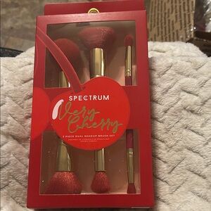Unique Spectrum Very Cherry Red & Gold 3-Piece Makeup Brush Set